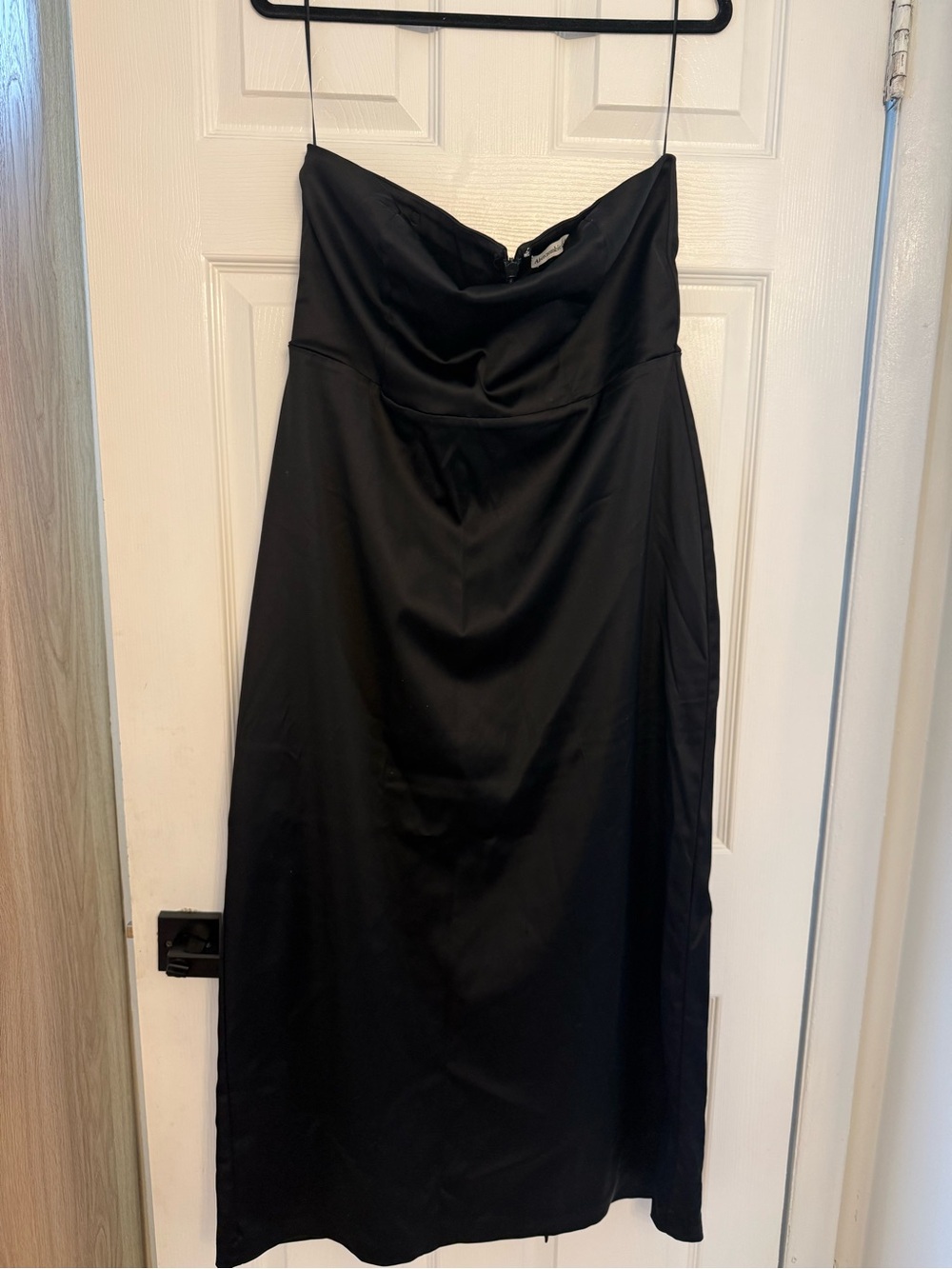 Abercrombie & Fitch Strapless Black Satin Midi Dress